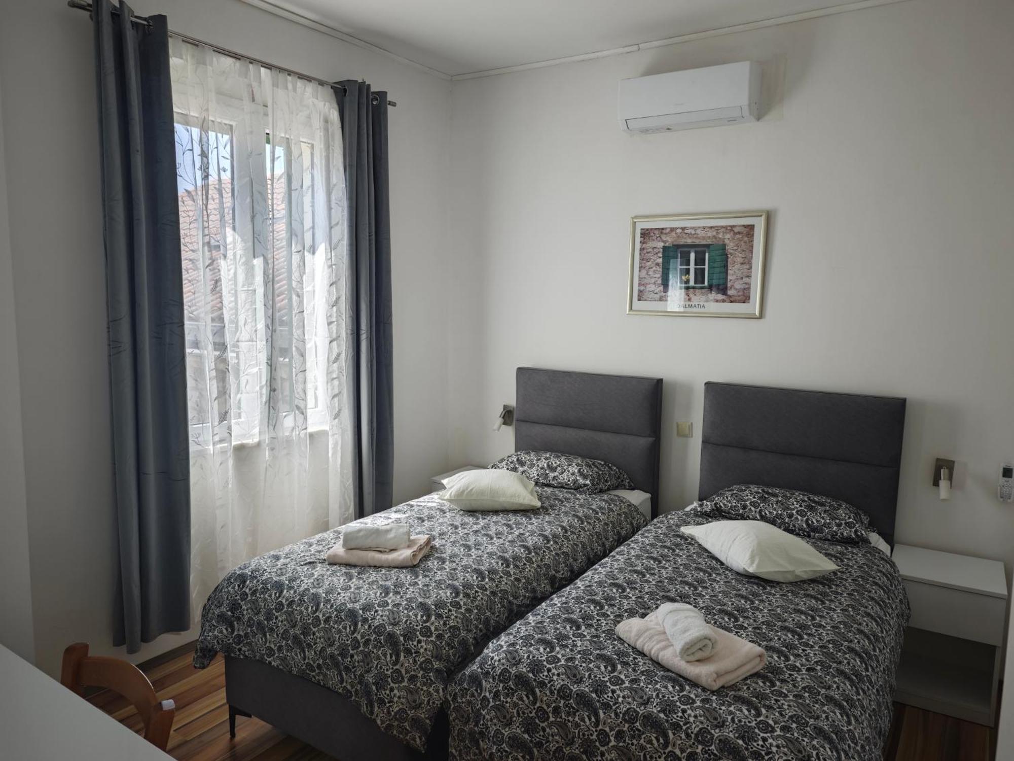 Apartment Central Old Town With Private Indoor Garage Parking Split Zewnętrze zdjęcie